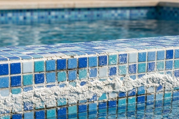 Pool Scaling Problem How to Treat & Prevent Staining & Scaling - PoolBrite